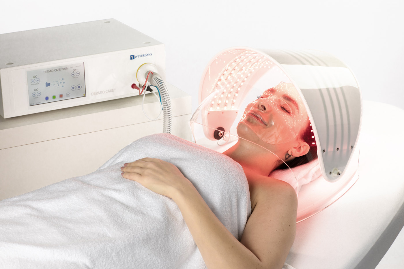 DERMIO CARE – LED & Negative Ion Therapy